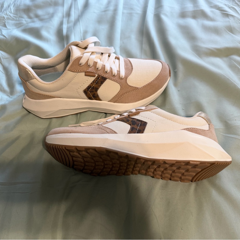Dr. Scholl's Beige & Cream Lace-Up Platform Sneakers